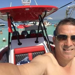 Meet your Posher, Rene